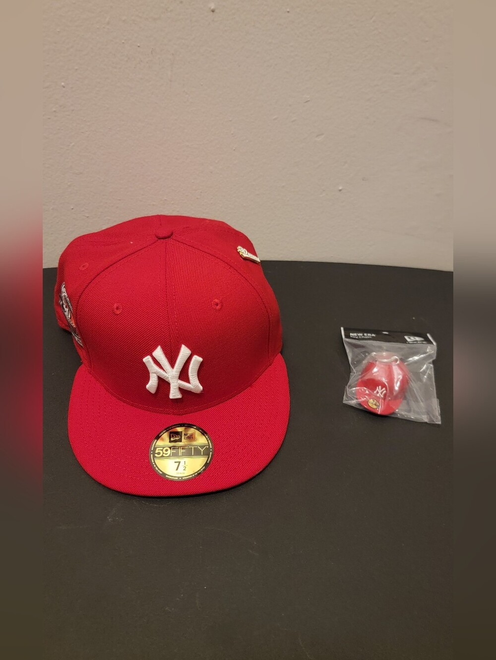 7 1/2 Yankees New Era x Spike Lee Red 59FIFTY 30th Anniversary Hat w/keychain